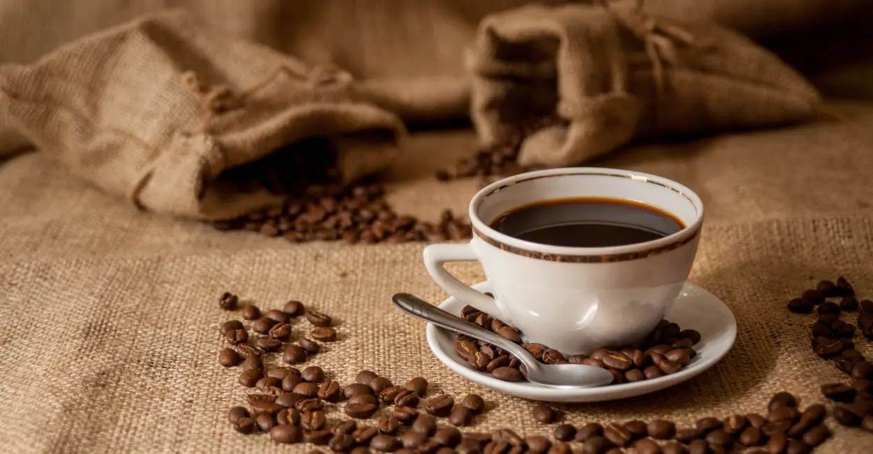 Erros comuns ao coar café (e como evitar)