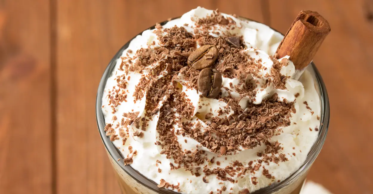 Deliciosa receita de mocaccino feito em casa para aquecer o inverno