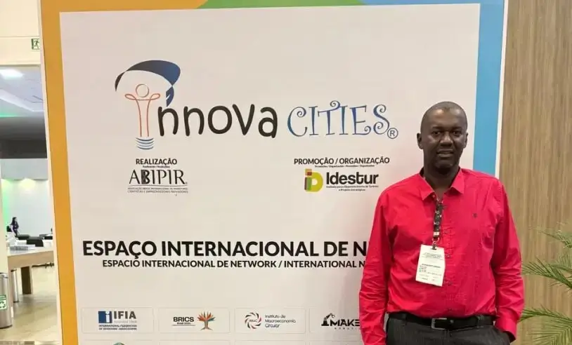 Anatalício apresenta sua invenção em evento de inovação