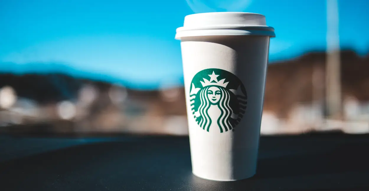 Starbucks usa estratégia e nostalgia para buscar público