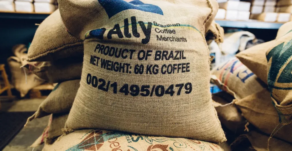 Triangulação na exportação do café brasileiro destaca Colômbia
